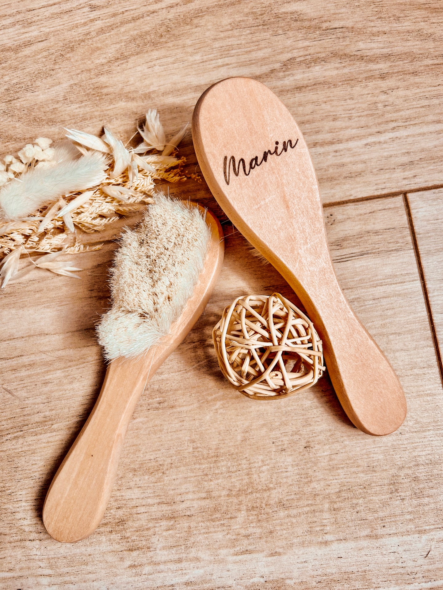Brosse à cheveux bébé